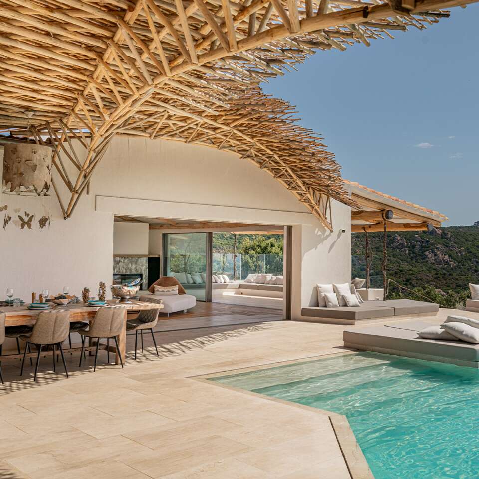 covered al fresco dining area