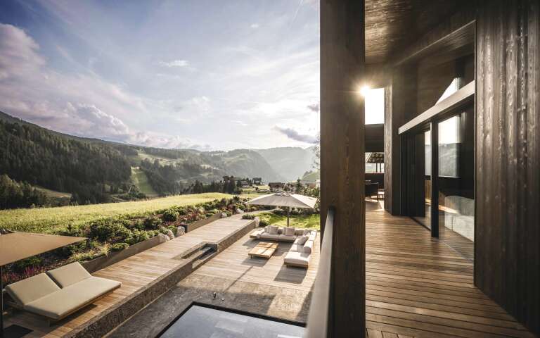 luxury Chalet Ali, infinity swimming pool with sunbathing area