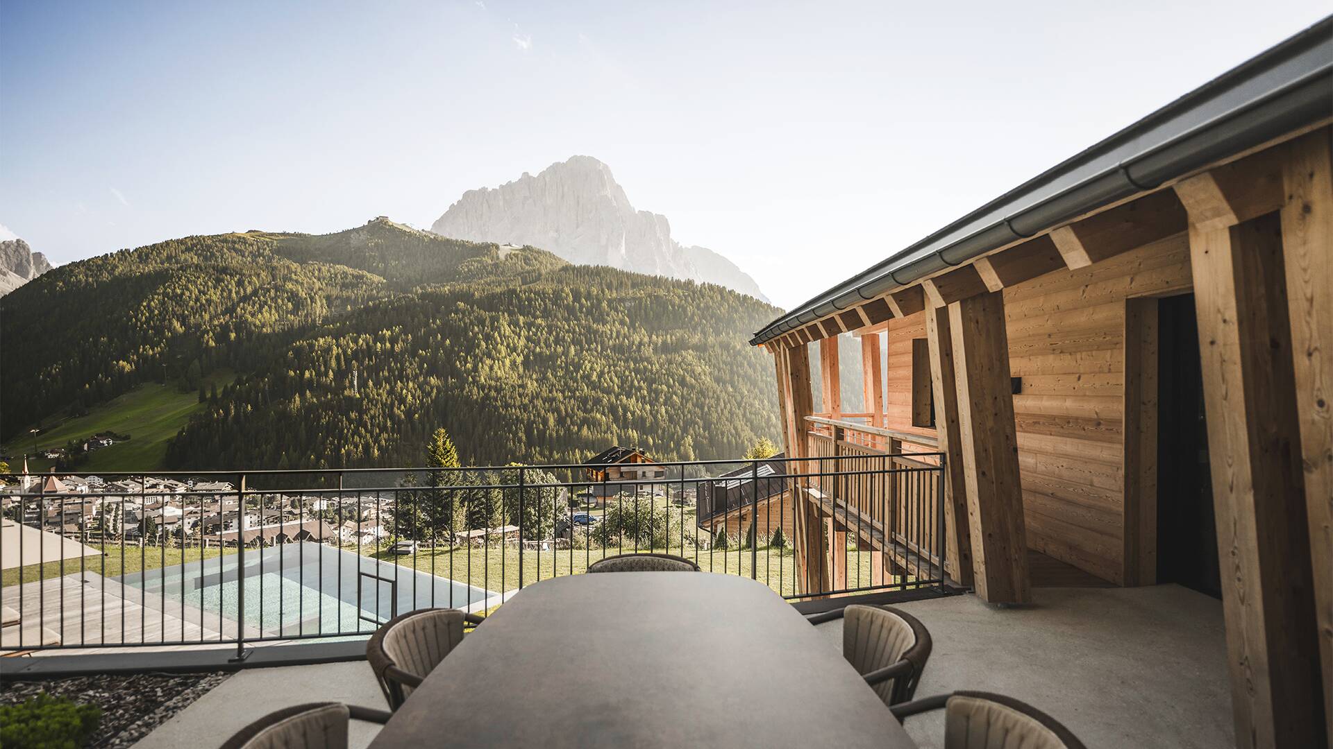 al fresco dining area surrounded by nature