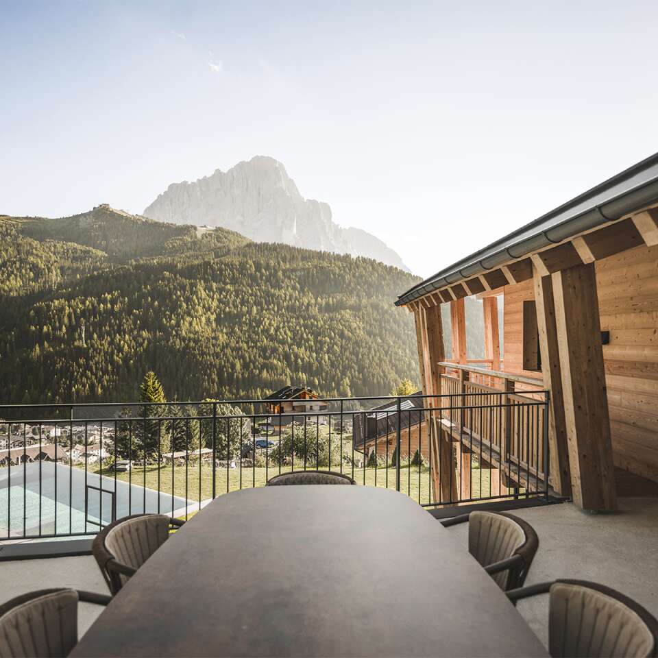 al fresco dining area surrounded by nature
