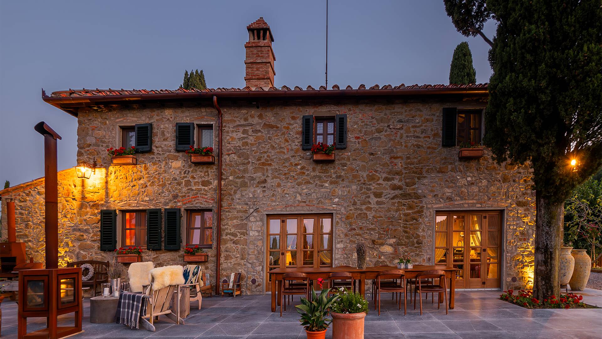 luxury villa Ottavia by night, Tuscany