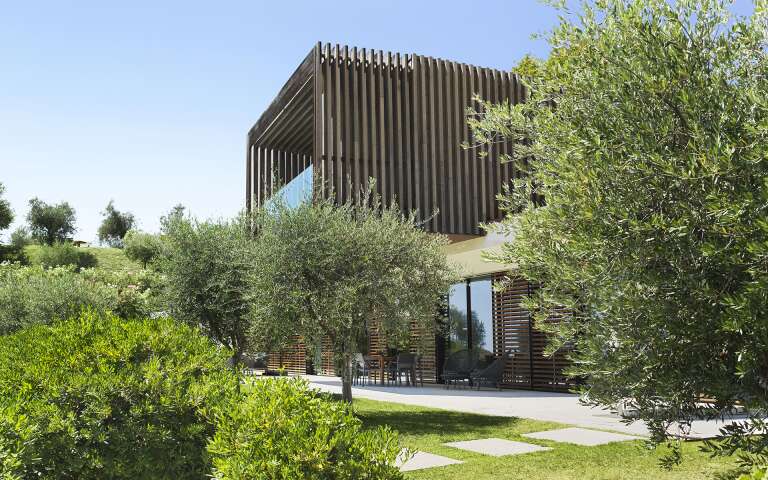 luxury villa Dama Tre for rent, lake Garda