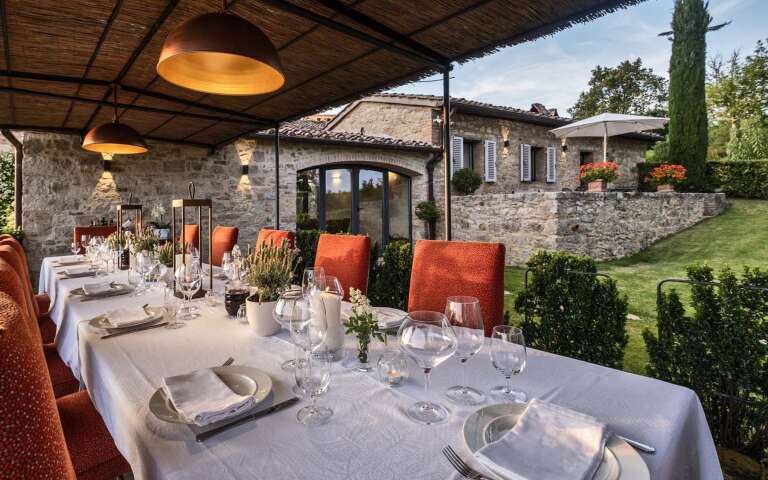 covered alfresco dining area