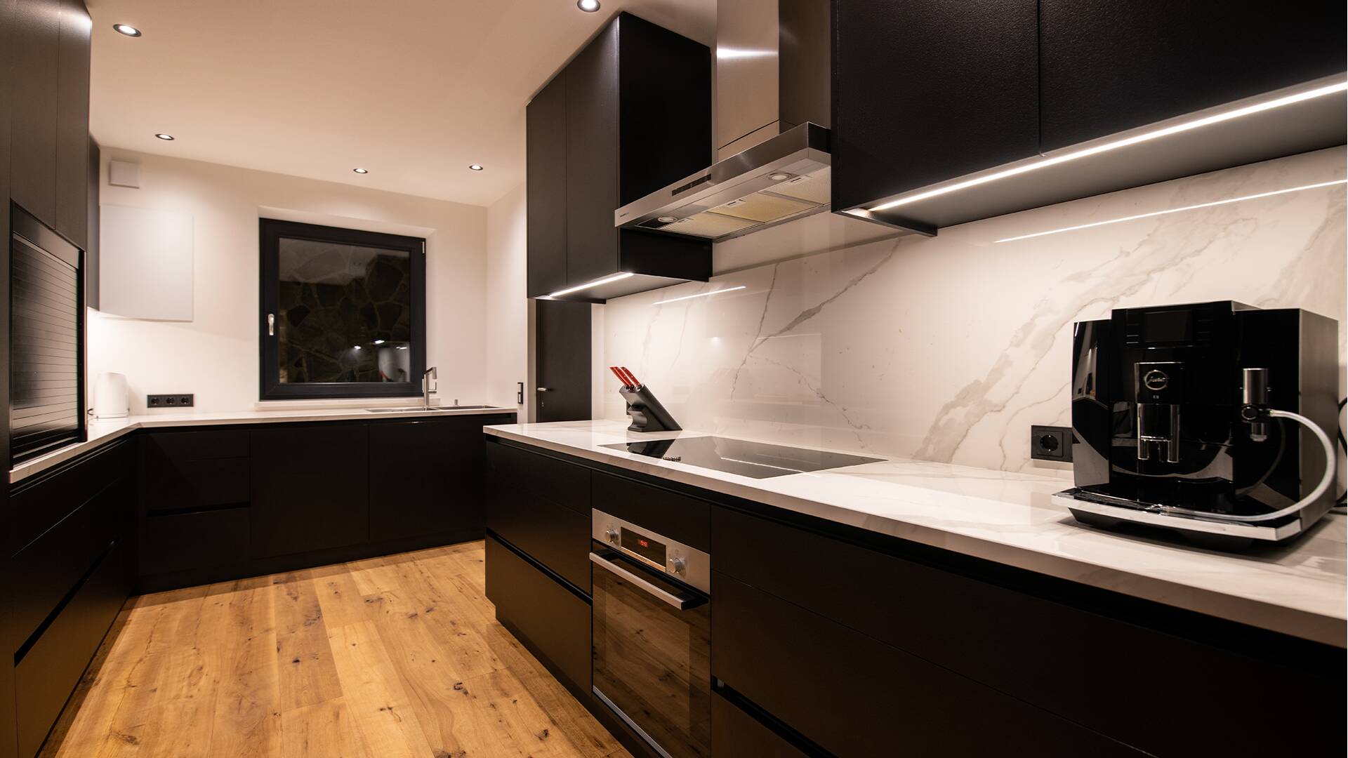 fully equipped kitchen