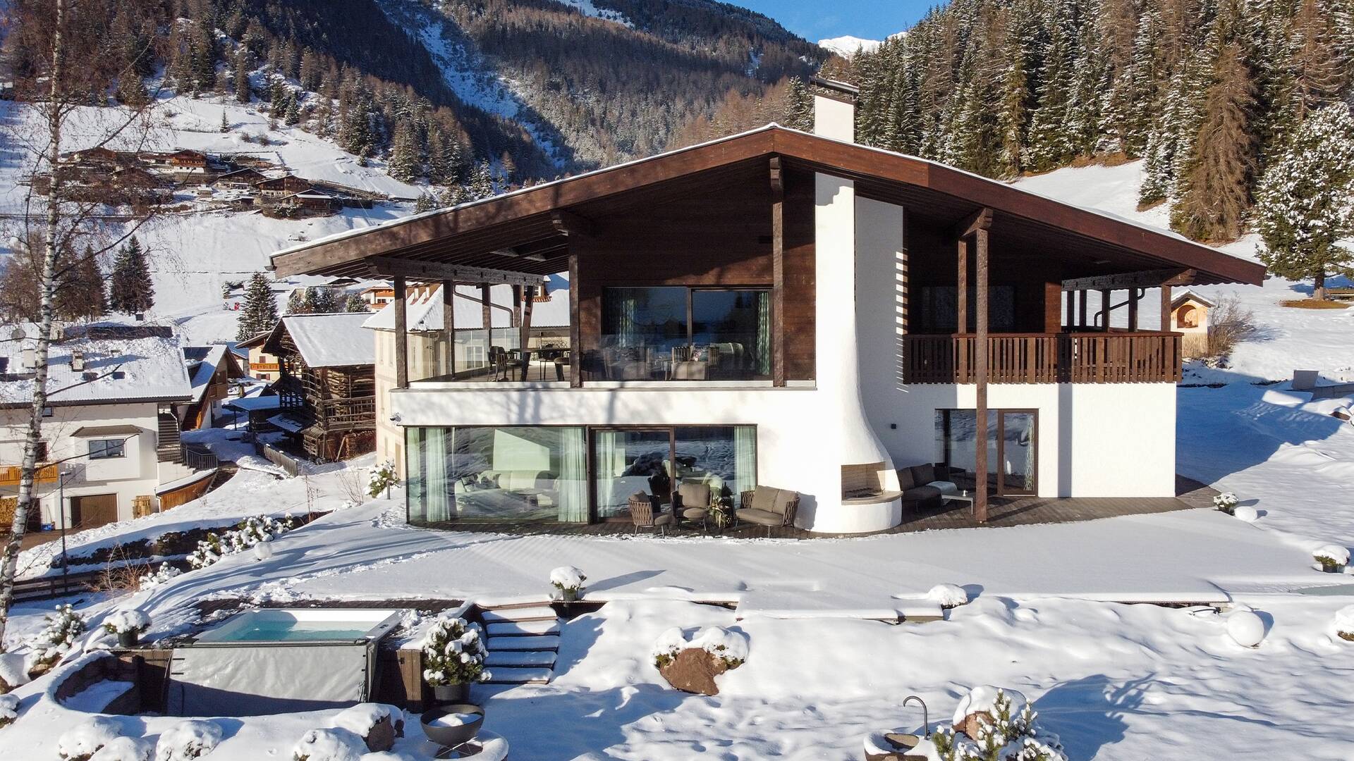 front view luxury Chalet Sambuco