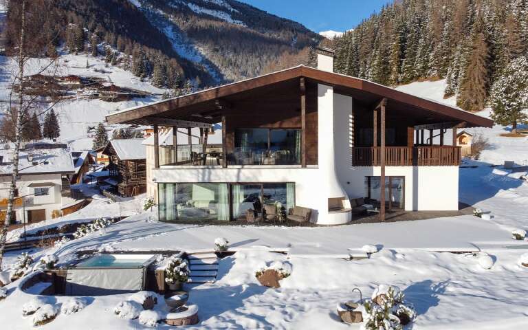 front view luxury Chalet Sambuco