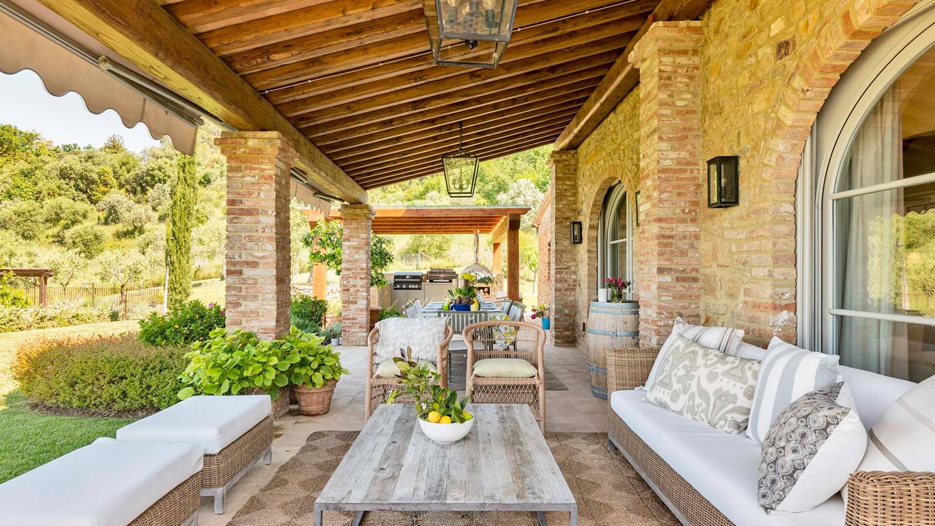 outdoor lounge area