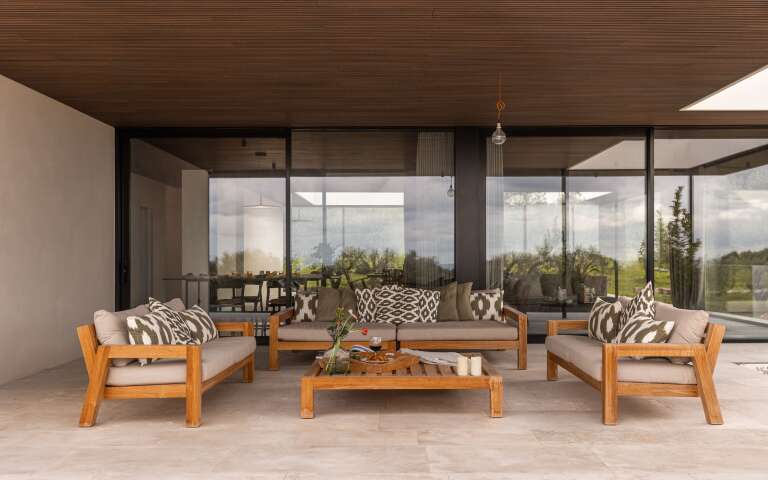 outdoor sitting area