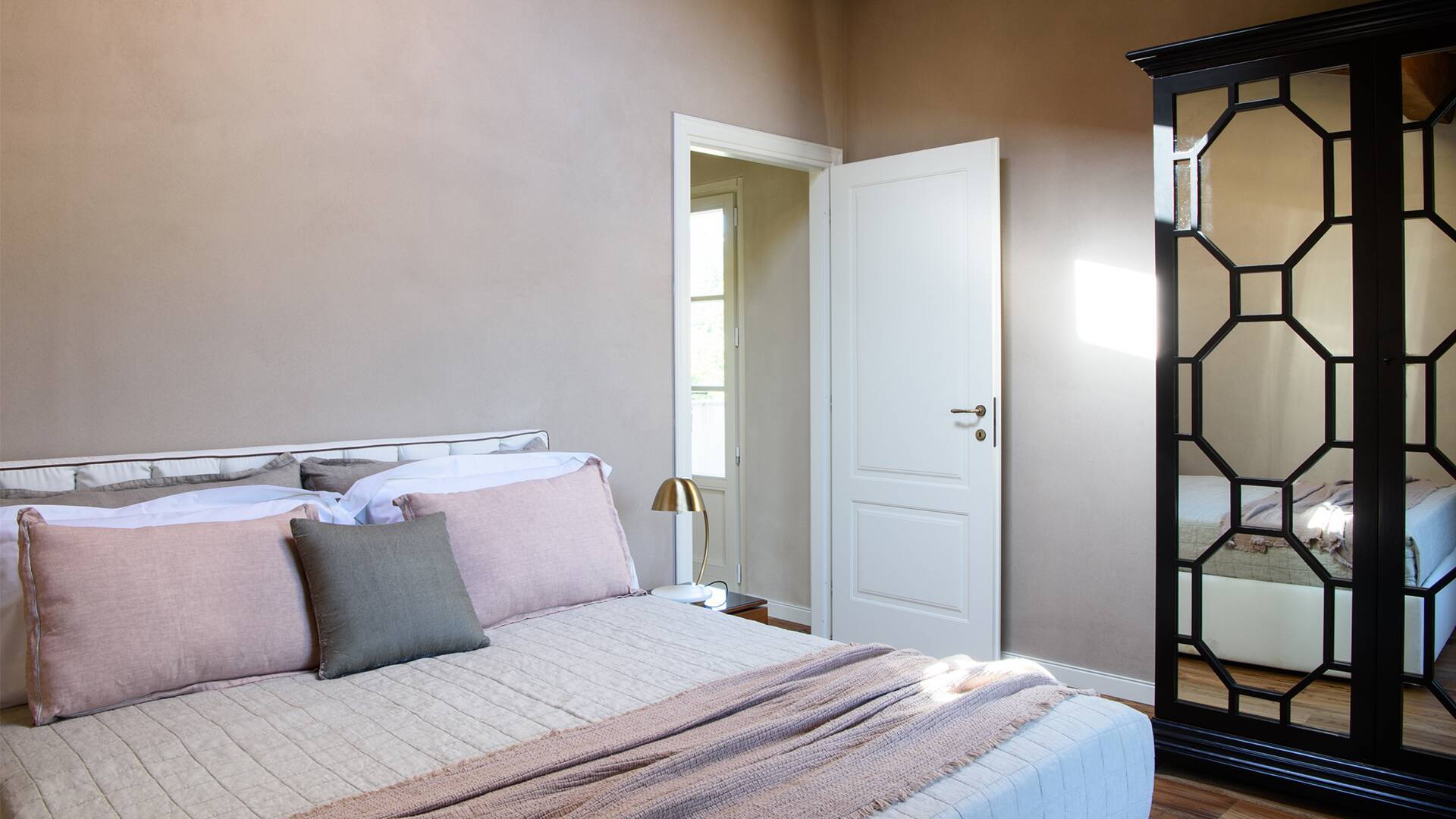 Girasole Suite: double bedroom