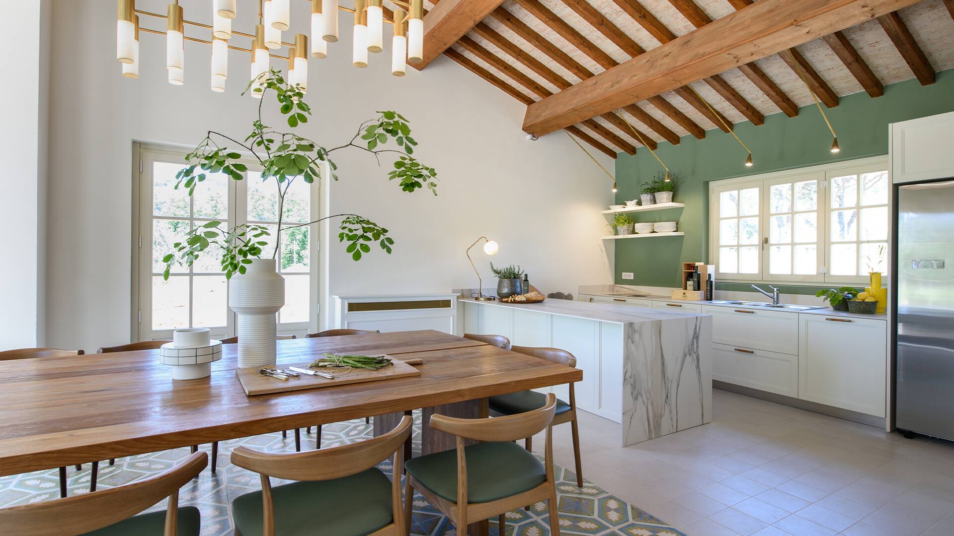 open space with kitchen and dining area