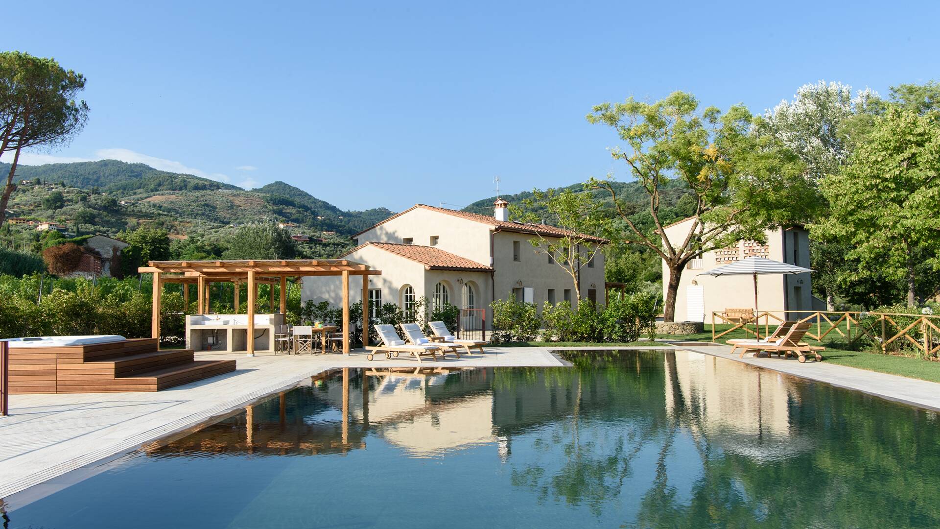 luxury vacation Villa Monteca, Tuscany