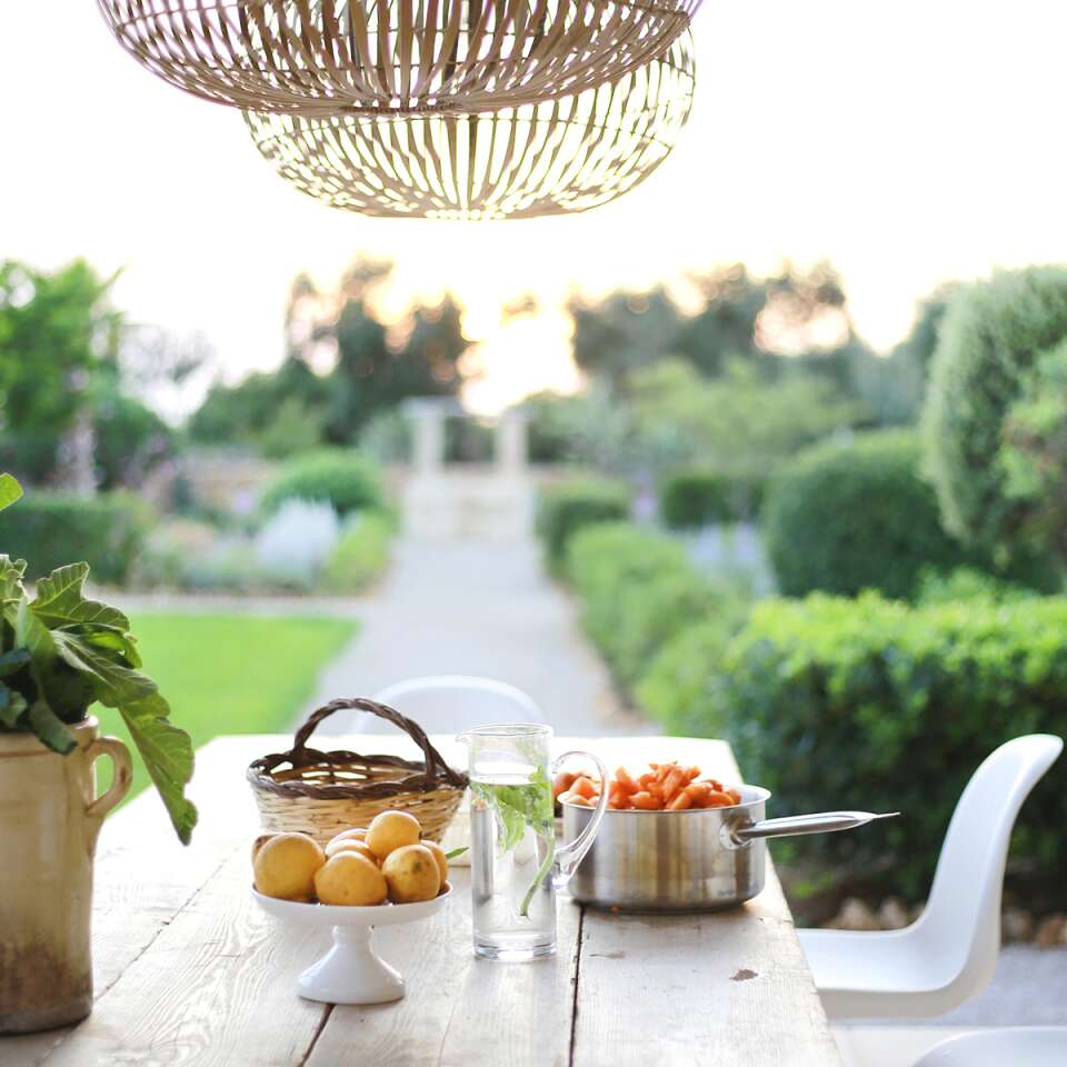 Certosa, alfresco dining area