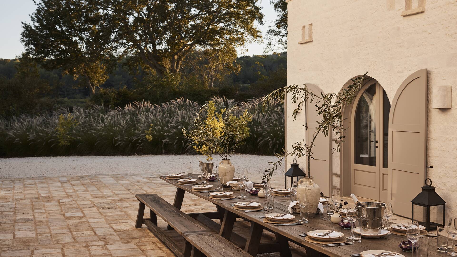 uncovered alfresco dining area
