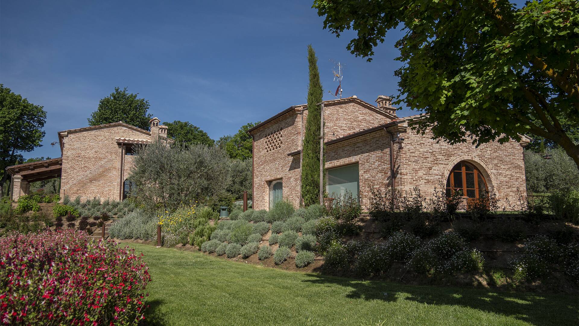 Villa Serenella, main villa and guest house