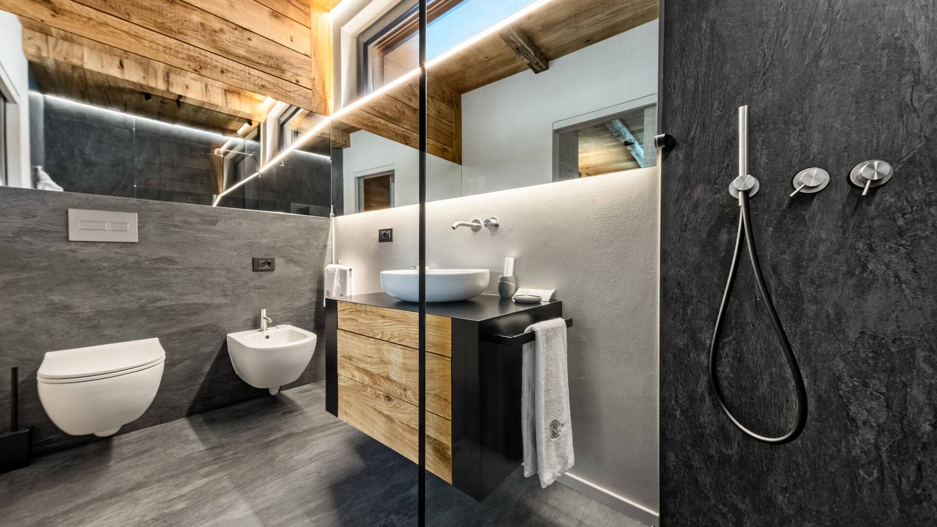 bedroom 1, en suite bathroom with walk-in shower