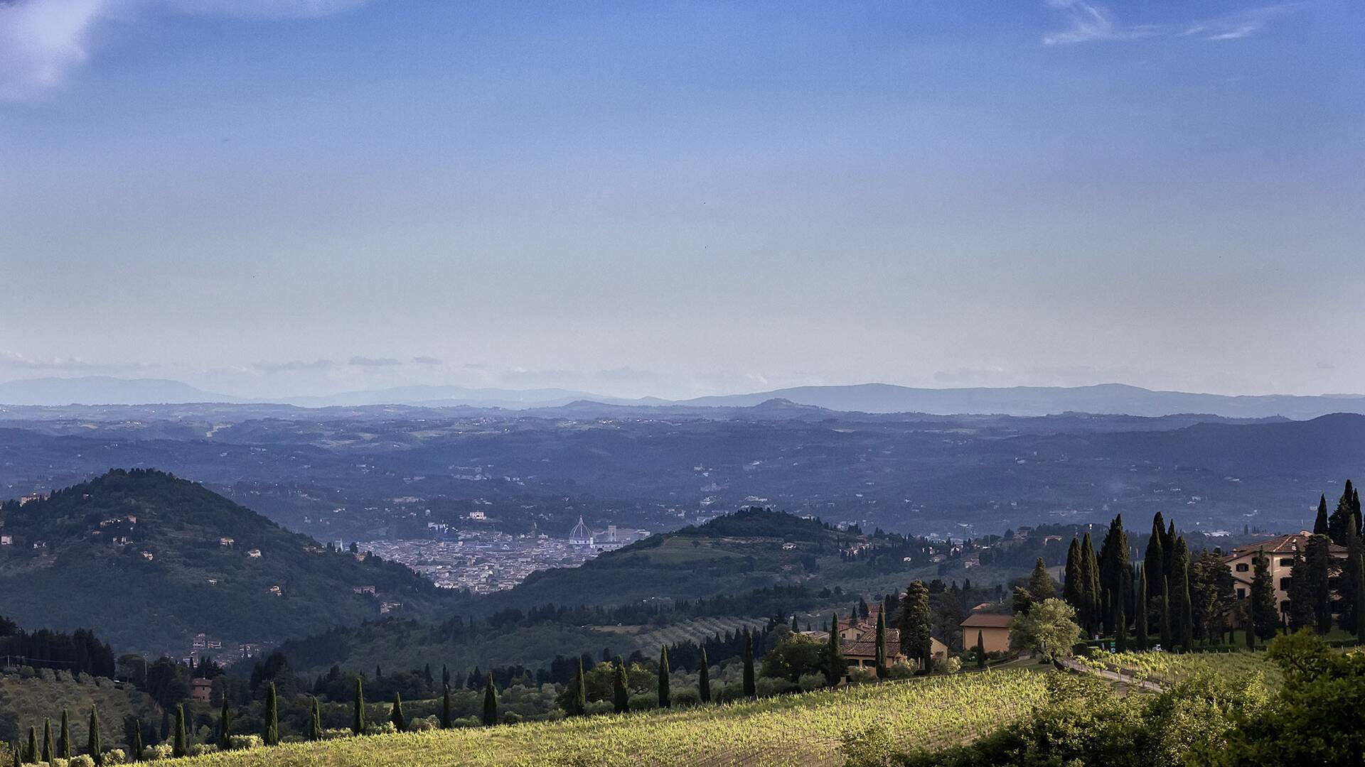 luxury villa Pratolino for weekly rentals in the Tuscan countryside