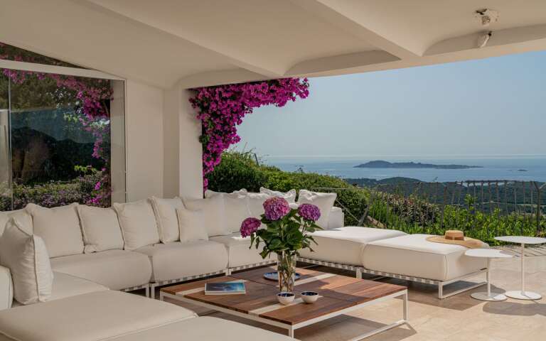 outdoor covered terrace with sea view