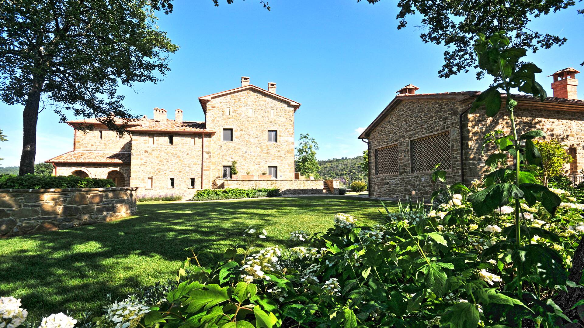 luxury vacation villa for weekly rentals, Umbria