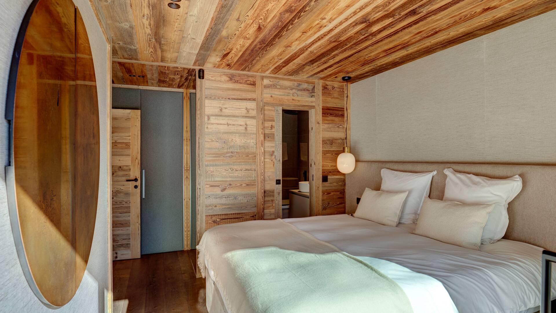 double bedroom with en suite bathroom