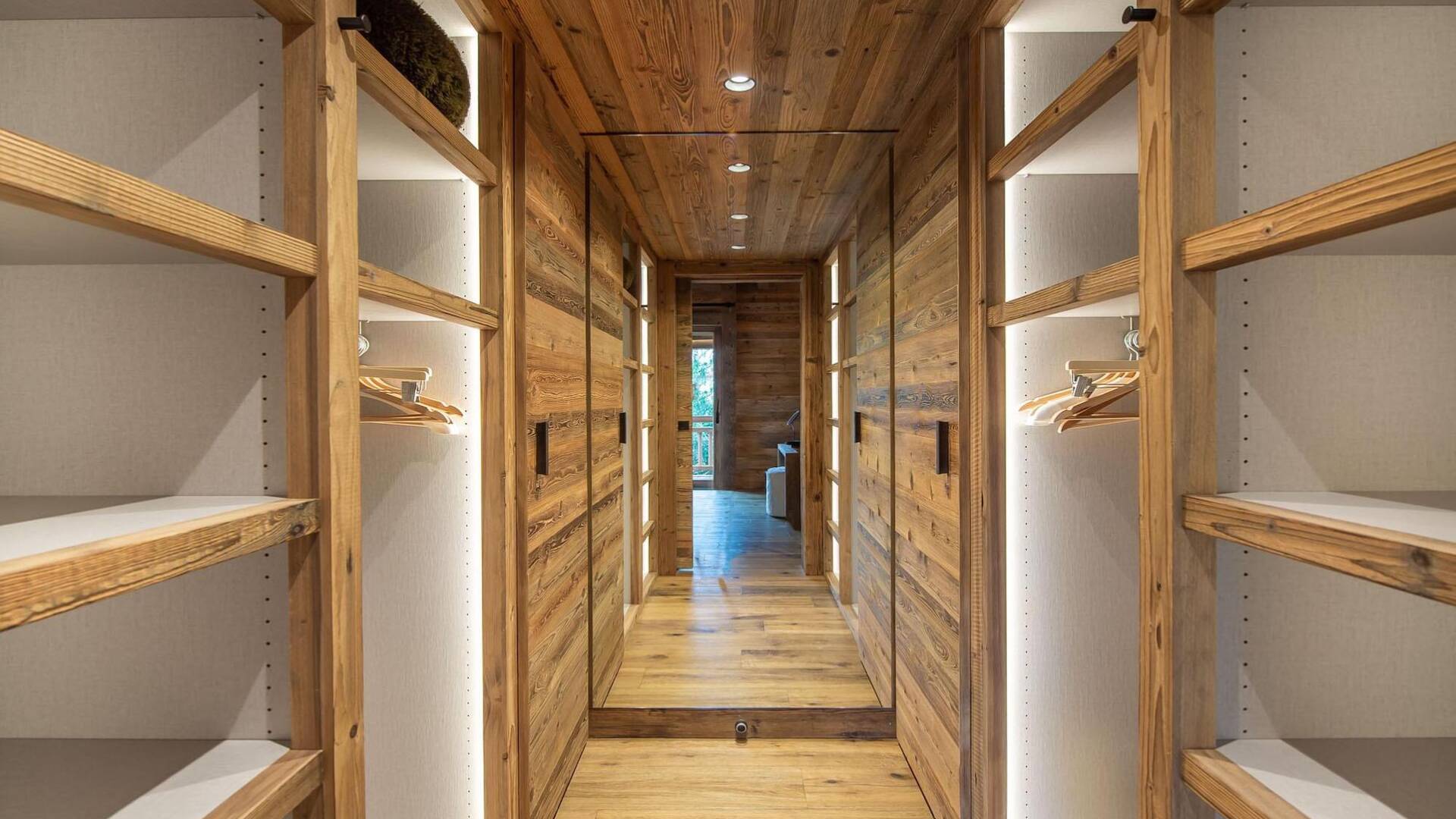 walk-in closet