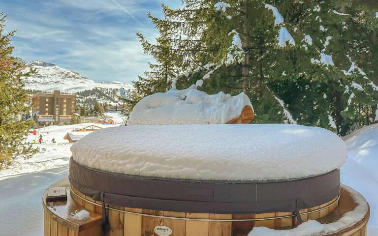 outdoor Jacuzzi