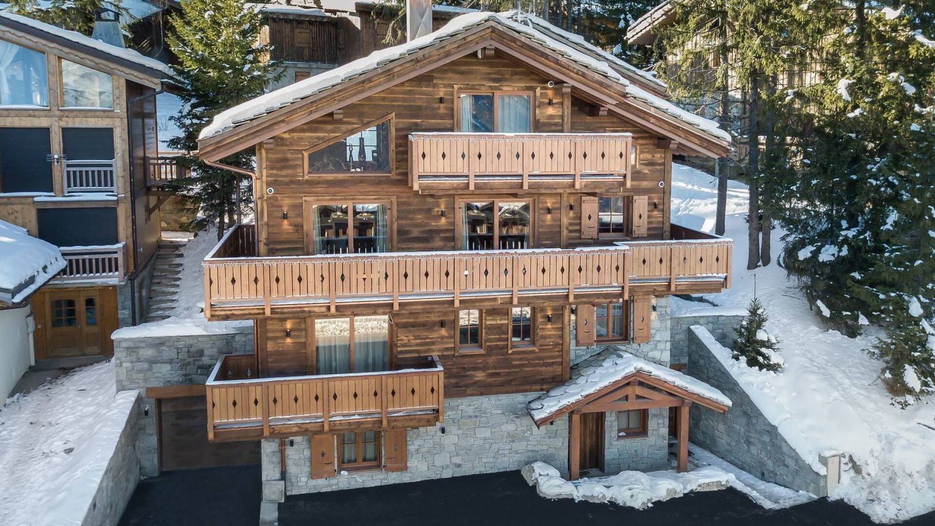luxury vacation Chalet Elixir for rent in Courchevel, French Alps