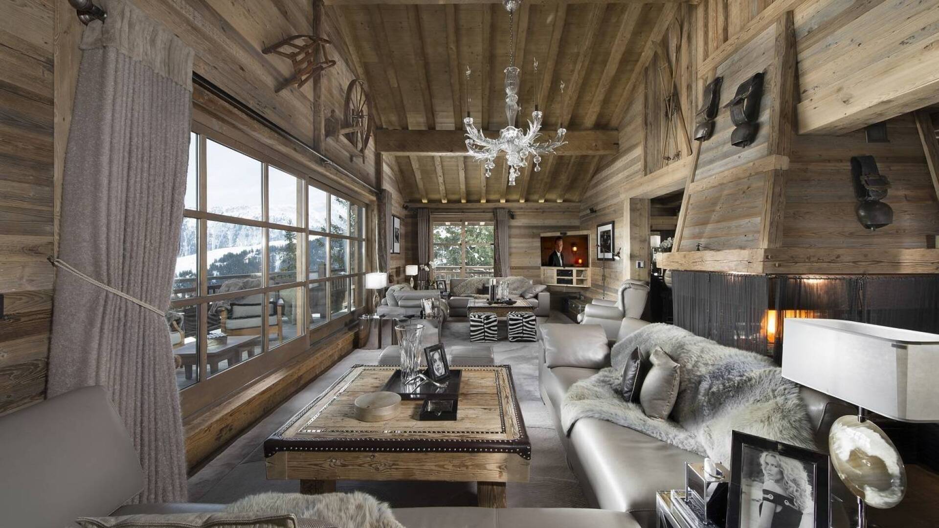 luxury Chalet Ébène for rent in Courchevel, French Alps