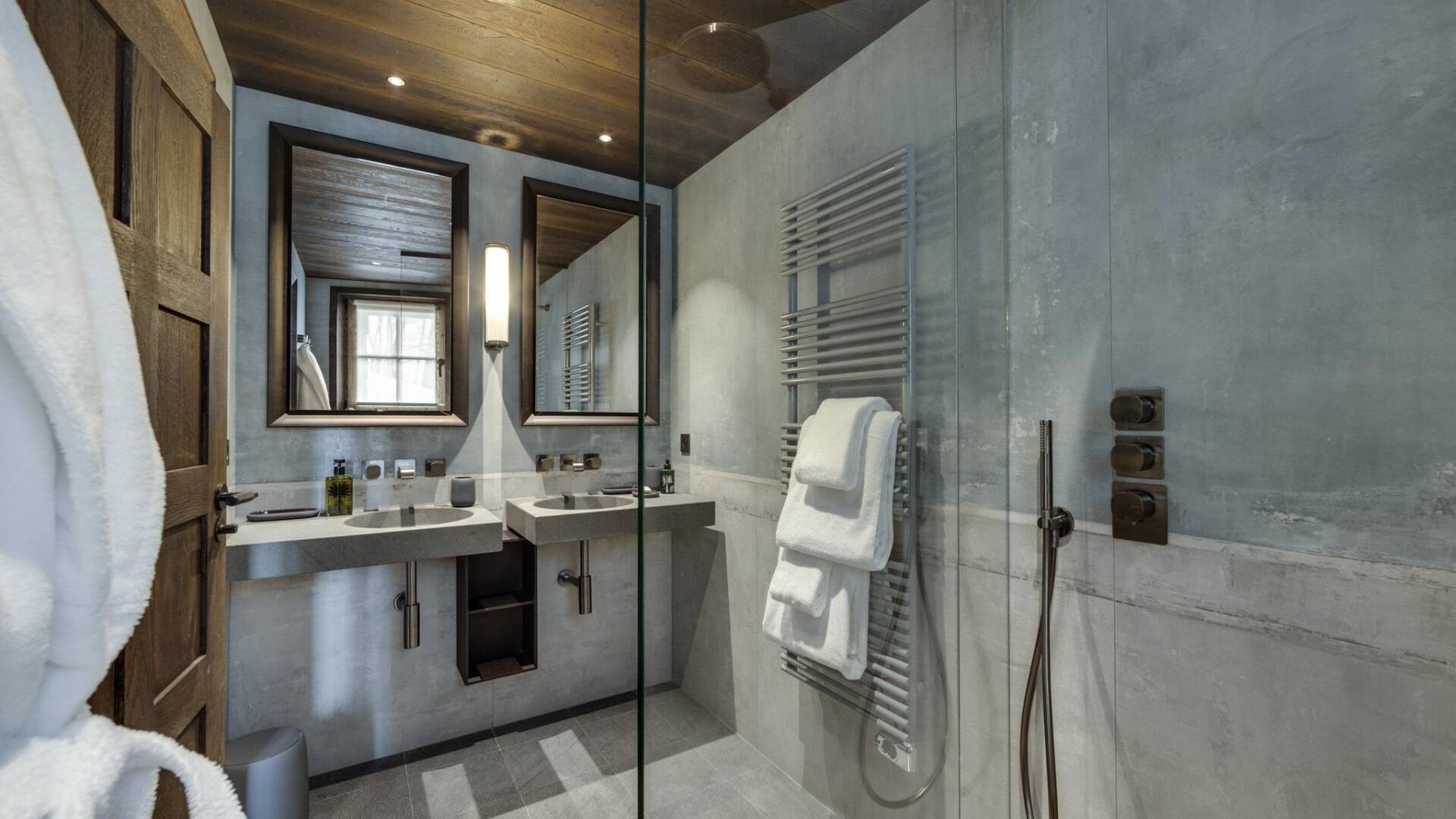 en suite bathroom with double lavabo