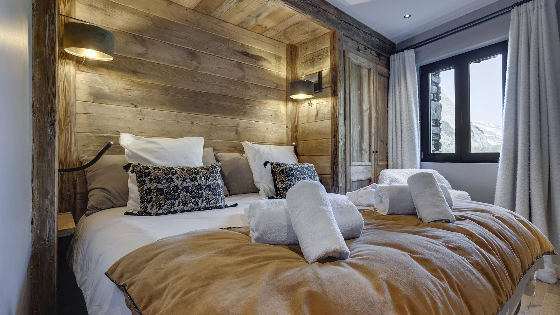 luxury double bedroom