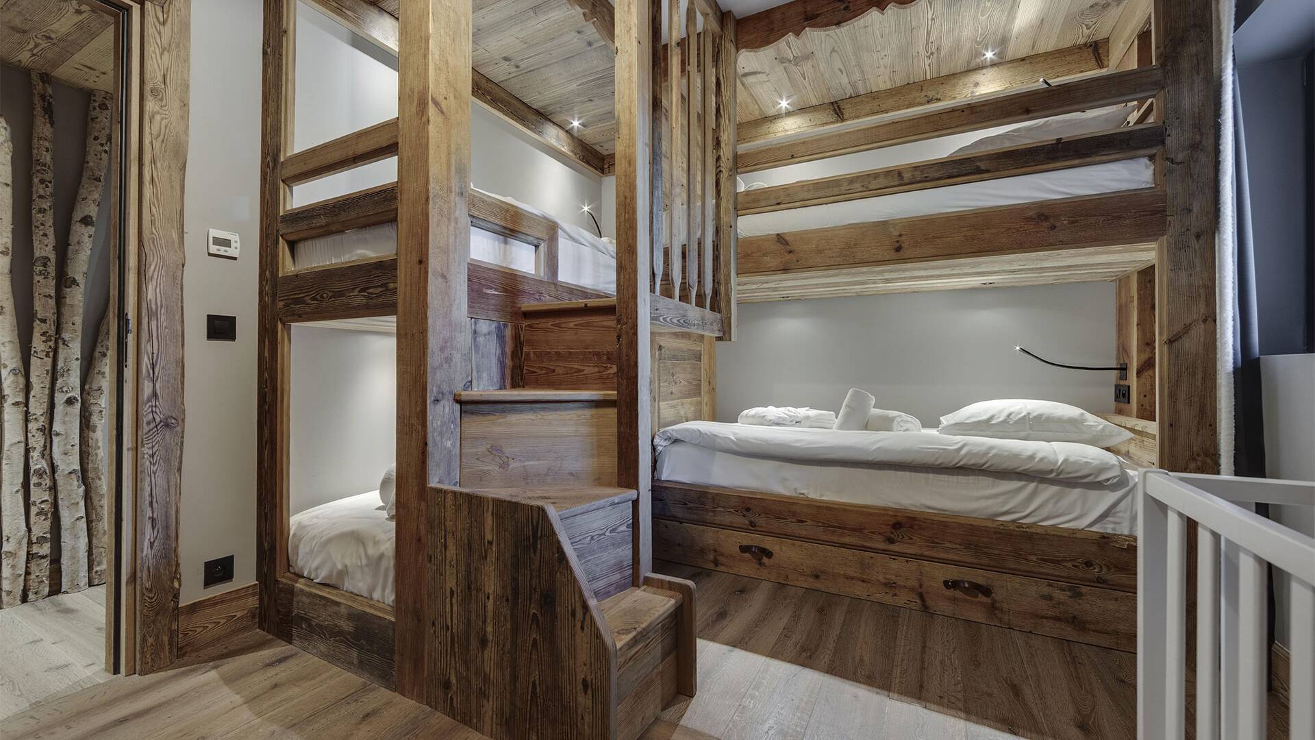 2 sets of bunk beds