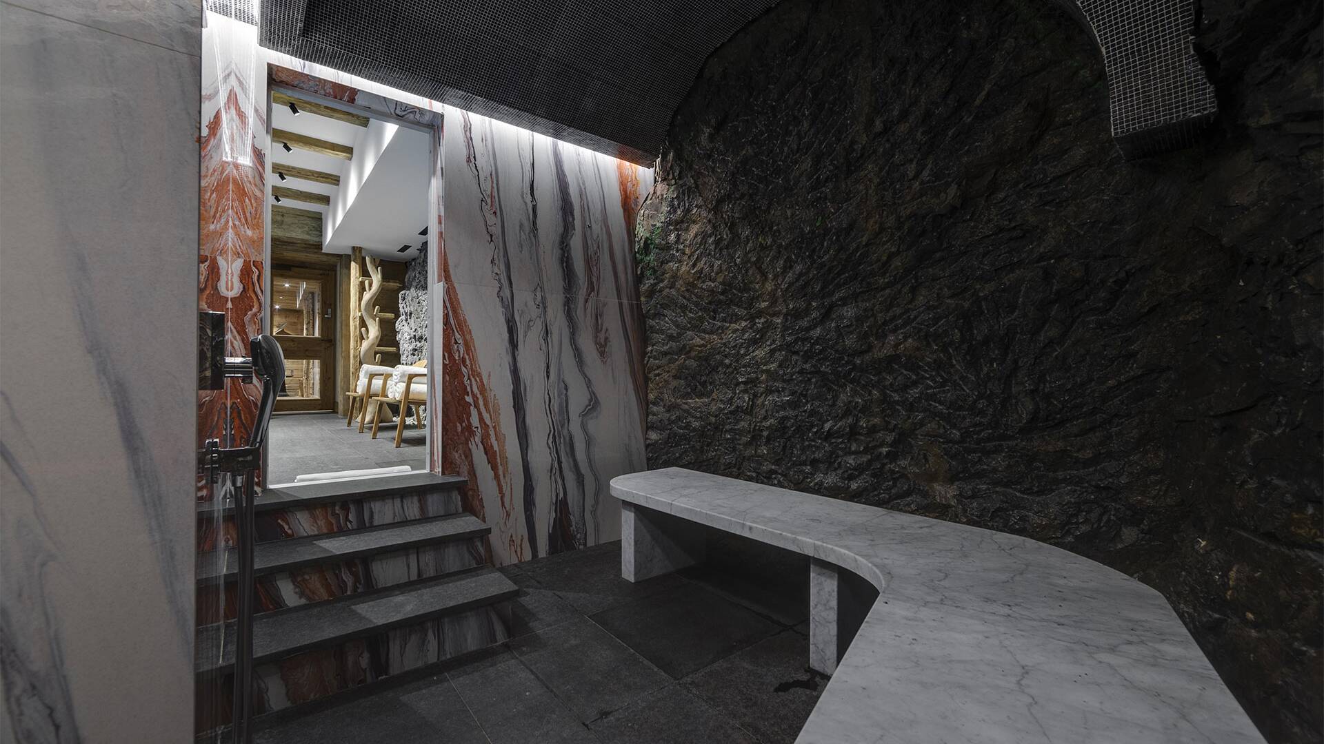 luxury Chalet Rimbau for weekly rentals in Val d'Isère, French Alps