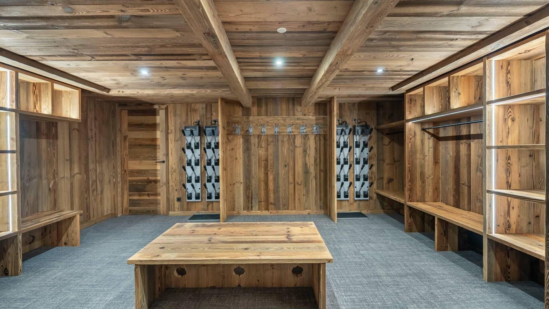 ski room