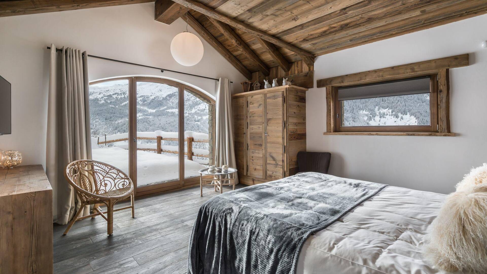 double bedroom with French windows and direct access to outdoor