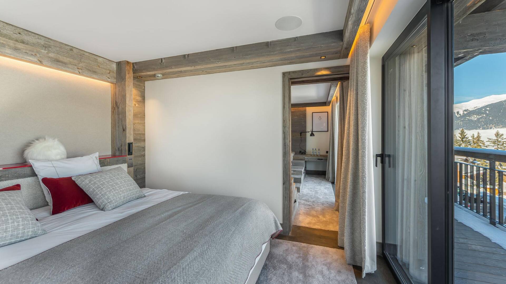 double bedroom with direct access to balcony