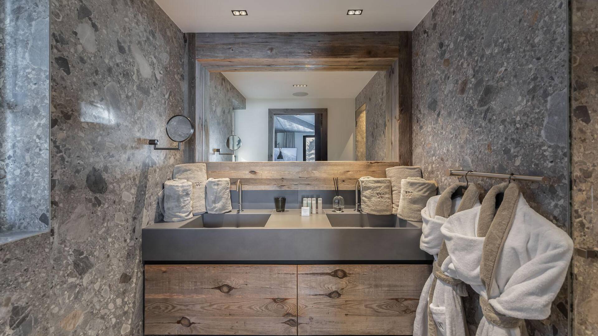 en suite bathroom with double lavabo