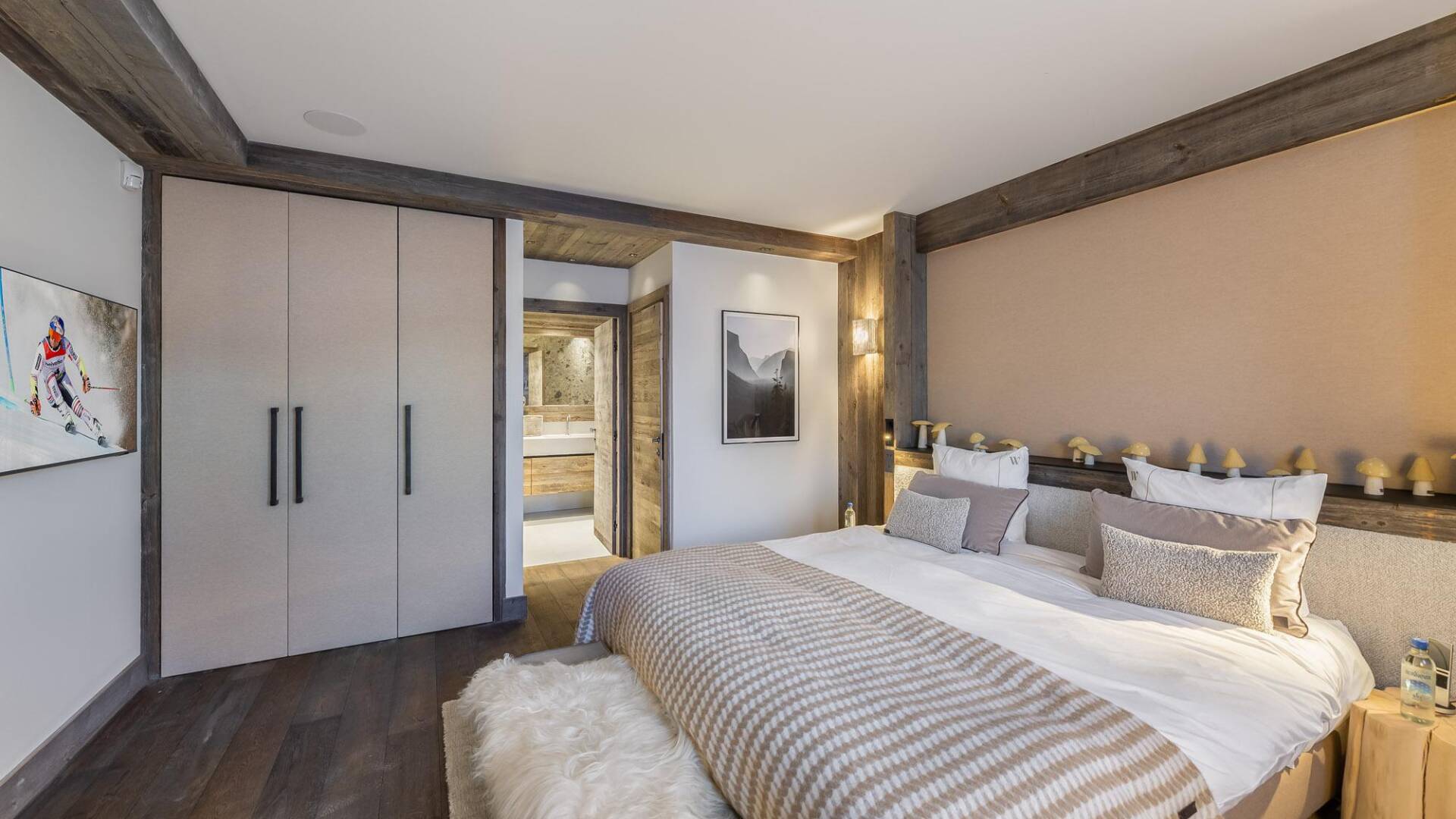 double bedroom with en suite bathroom