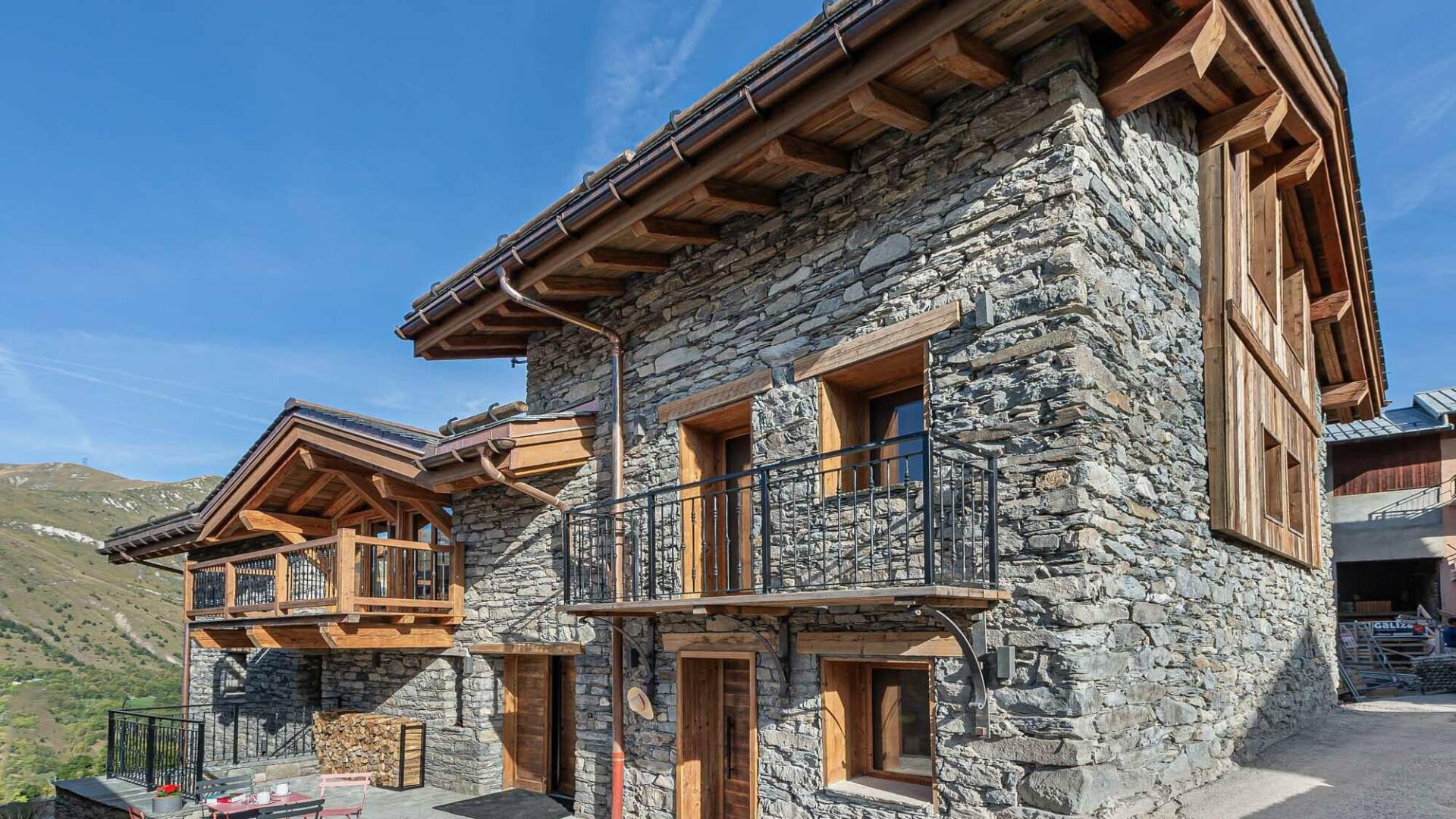 luxury vacation Chalet Iroko for weekly rentals, Saint-Martin-de-Belleville, French Alps