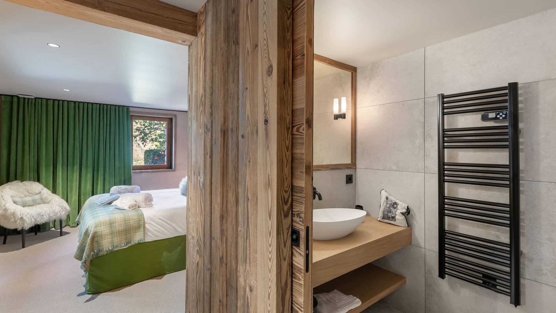 en suite bathroom