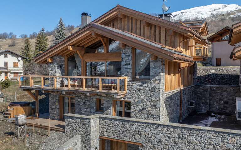 luxury ski vacation Chalet Flaubert for rent in Saint Martin de Belleville, French Alps