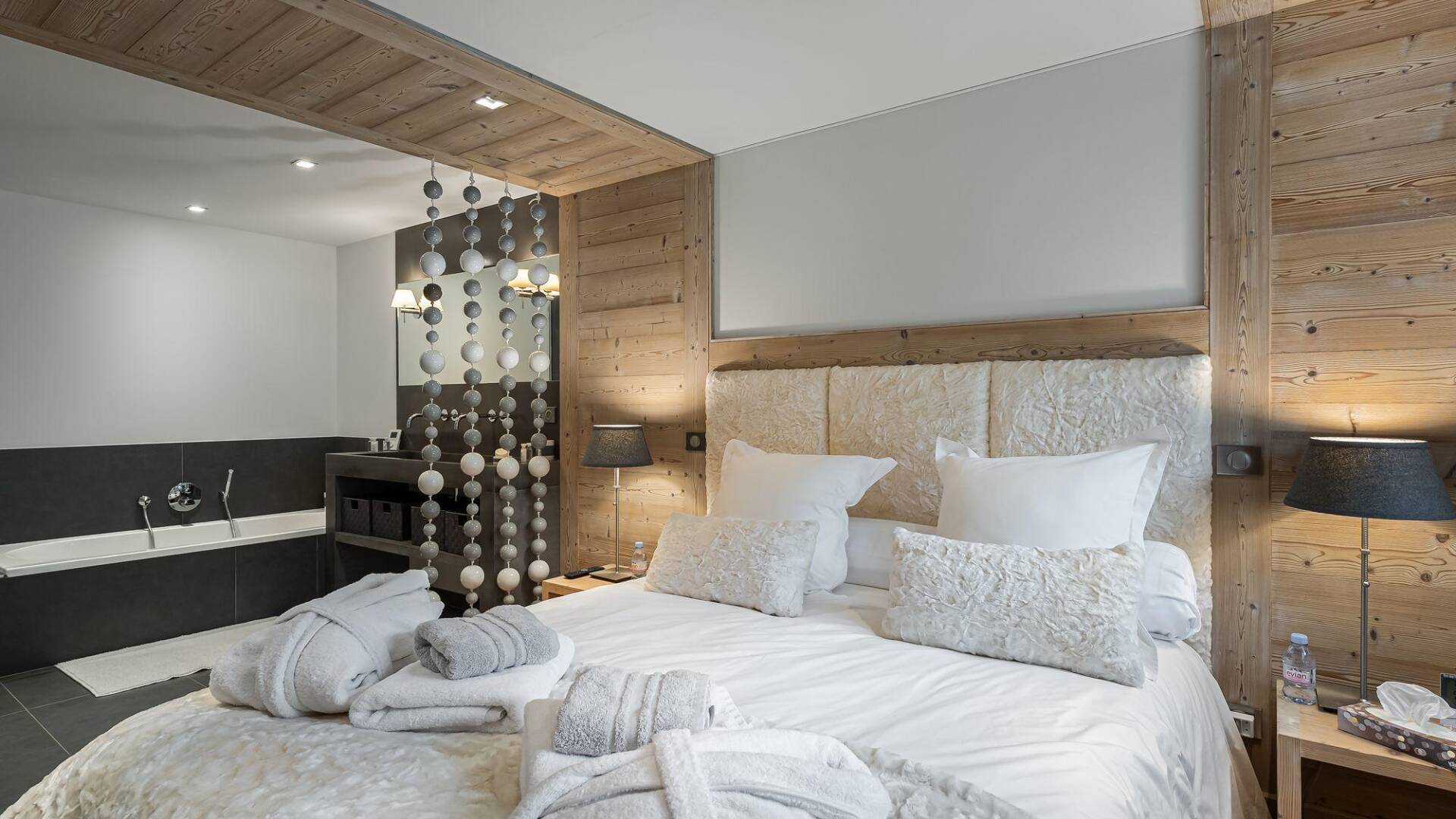 double bedroom with en suite bathroom