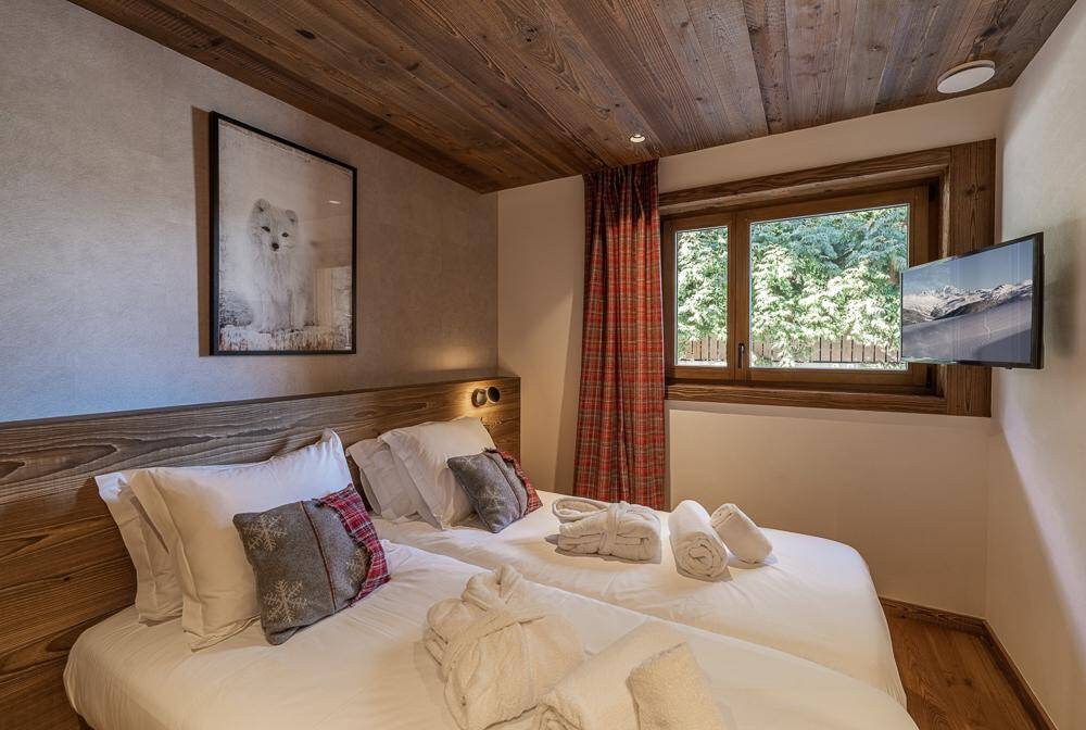 luxury double bedroom with TV