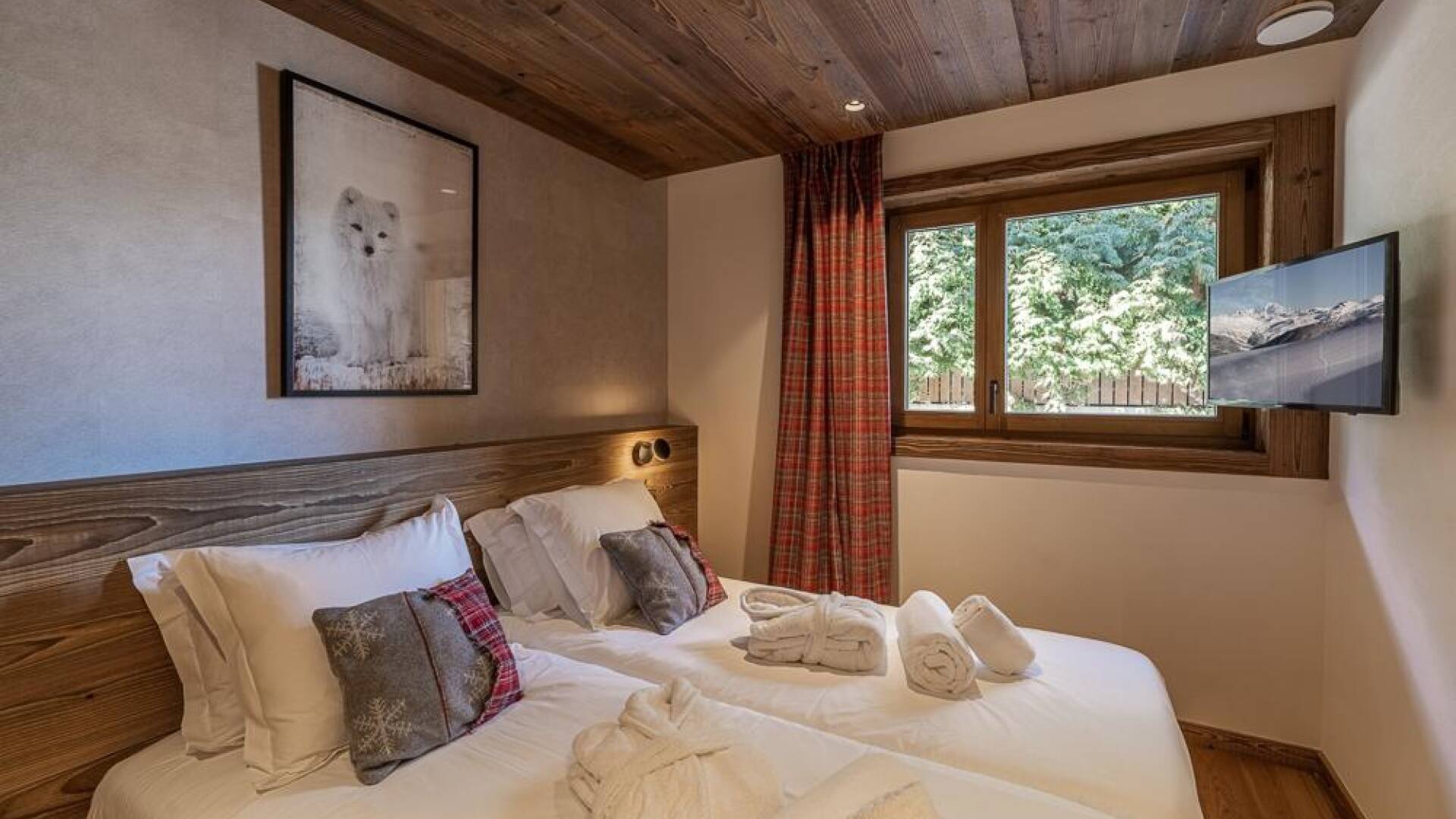 luxury double bedroom with TV