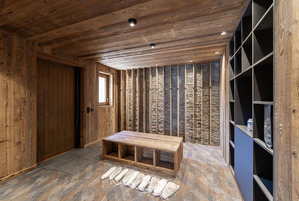 ski room
