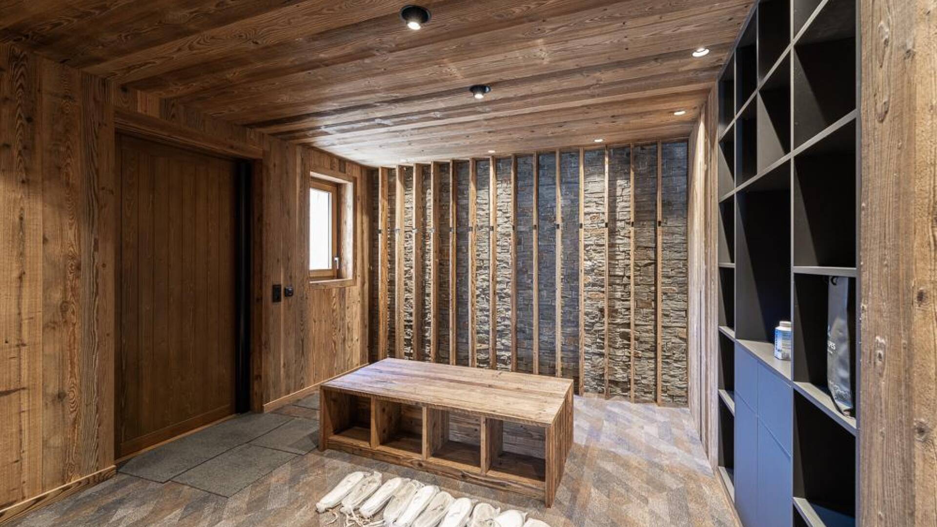 ski room