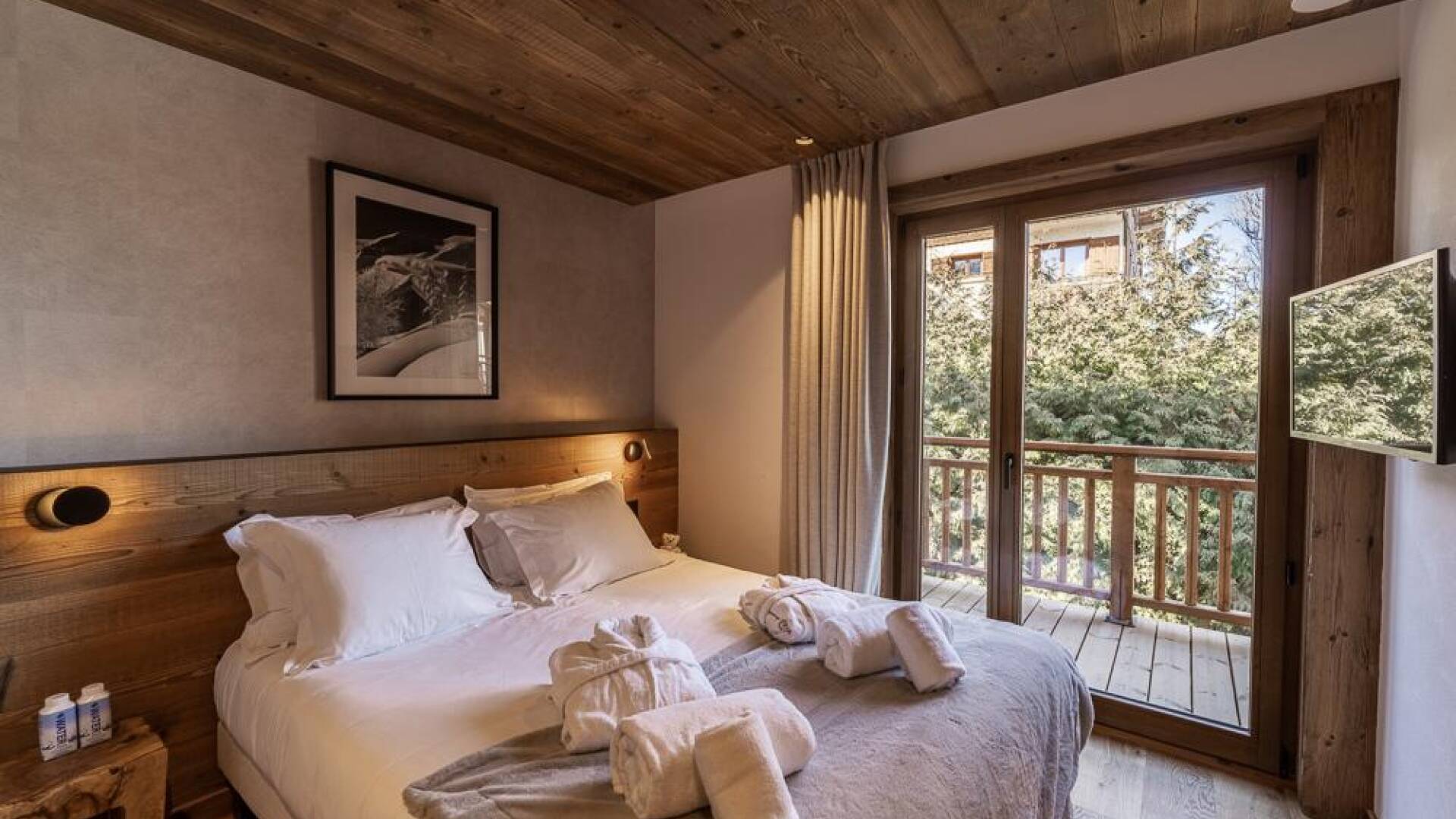 double bedroom with direct access to outdoors