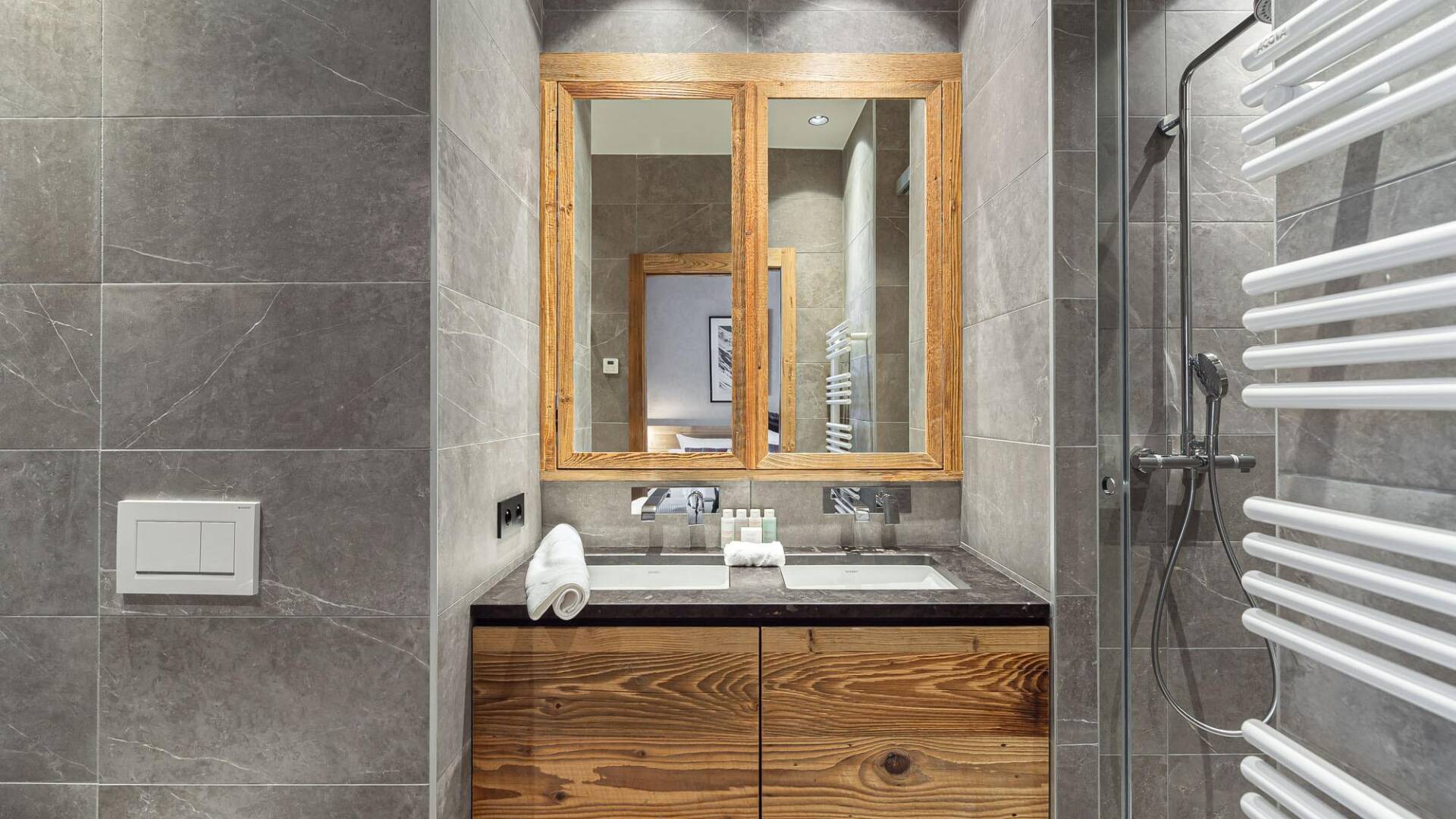 en suite bathroom