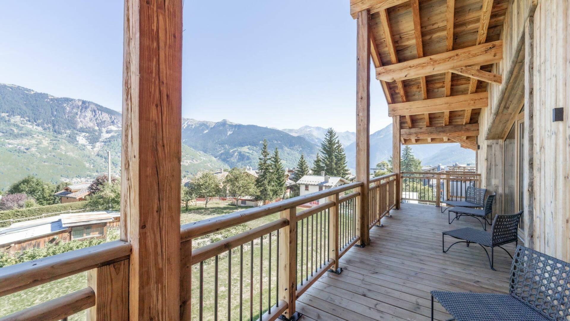 luxury ski resort Chalet Zola for rent in Courchevel, French Alps