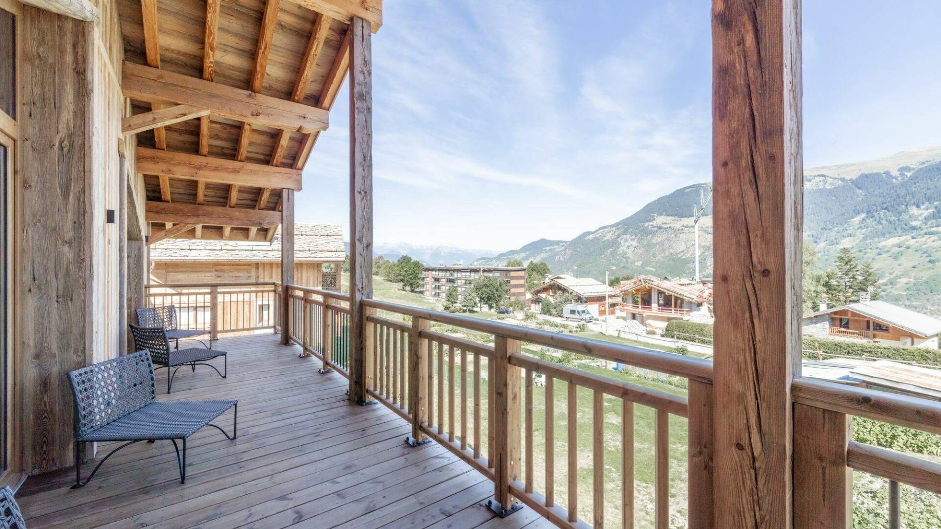 luxury ski resort Chalet Zola for rent in Courchevel, French Alps