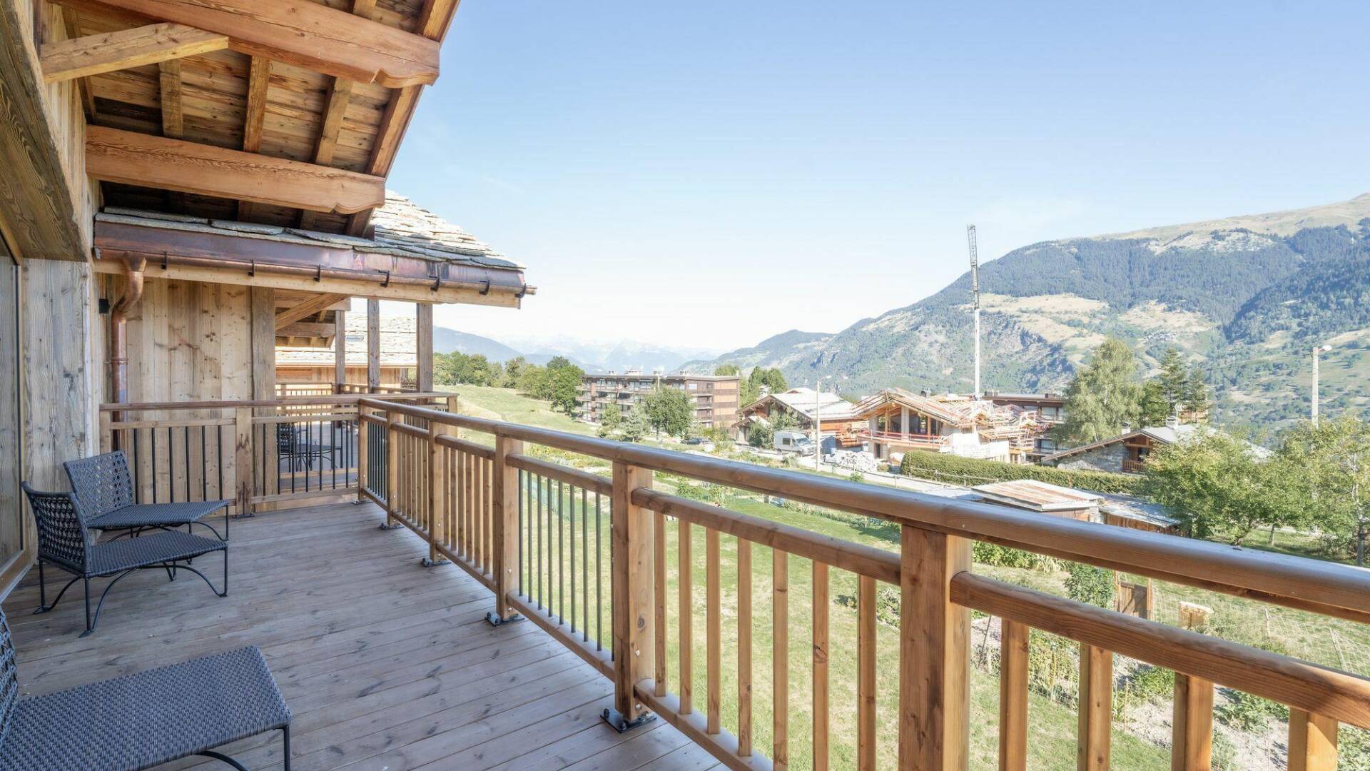 luxury ski resort Chalet Saint Exupéry for weekly rentals in Courchevel, French Alps