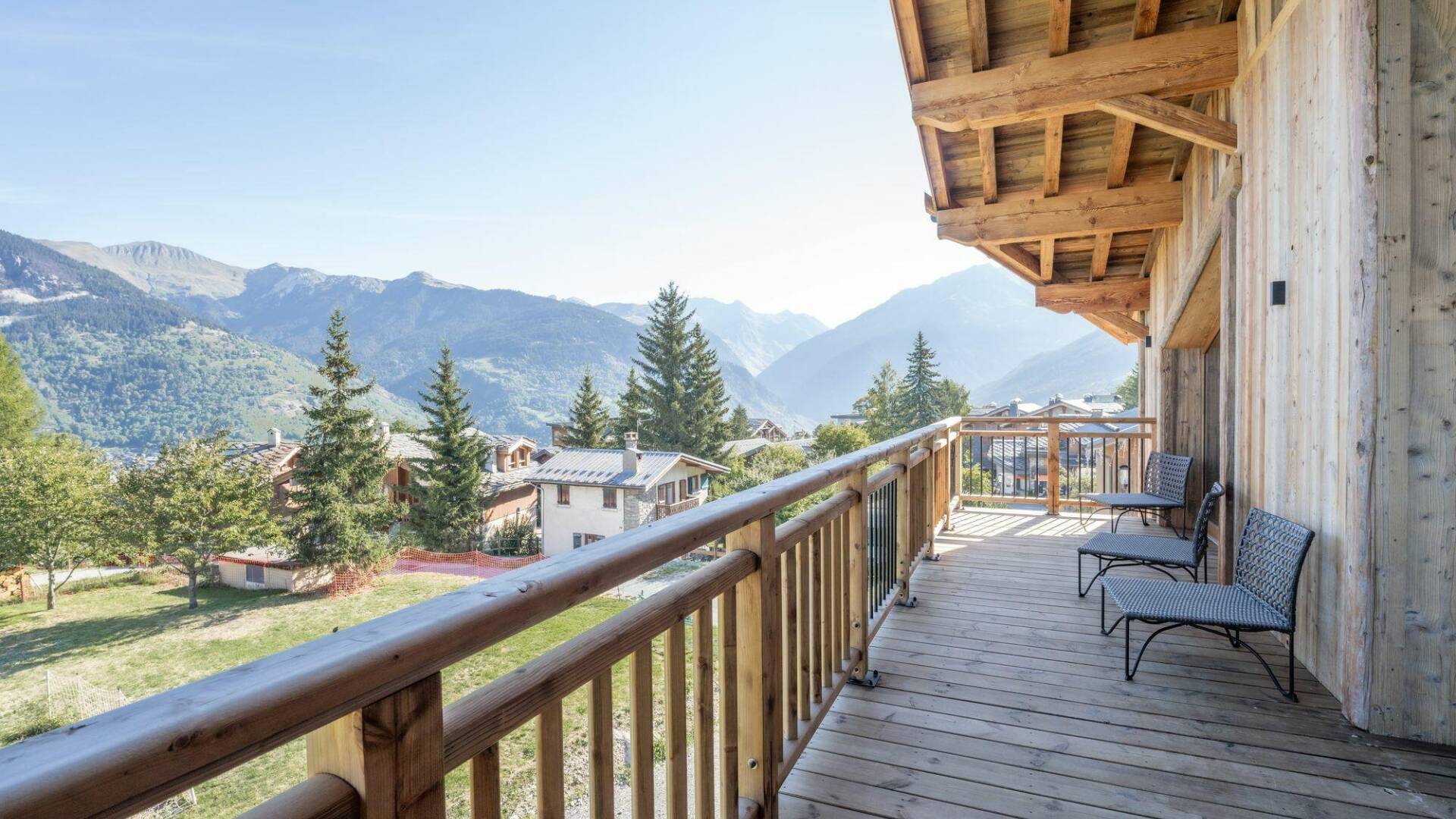 luxury ski resort Chalet Saint Exupéry for weekly rentals in Courchevel, French Alps